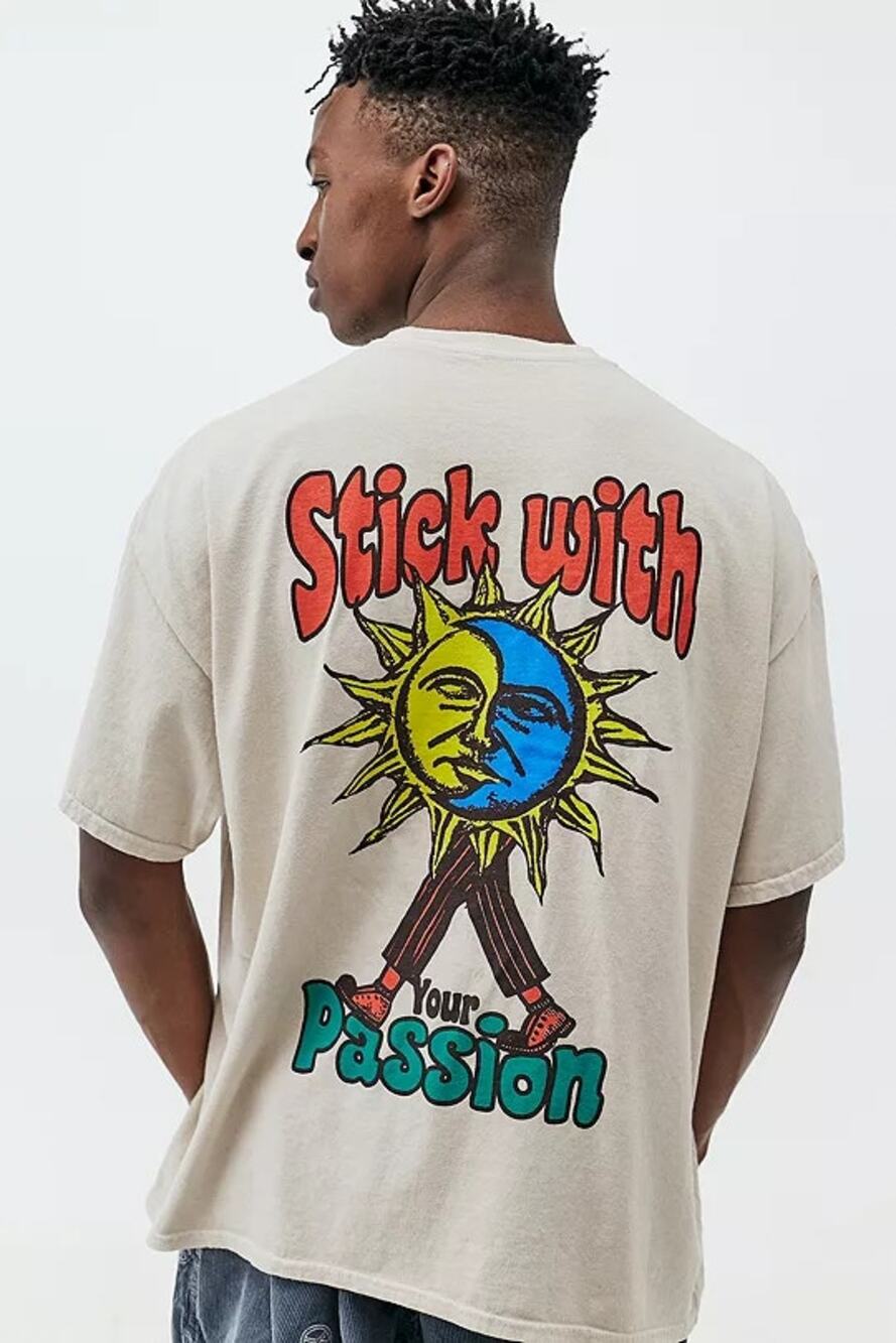 NWT Urban Outfitters BDG Passion Graphic Tee in Stone size Medium